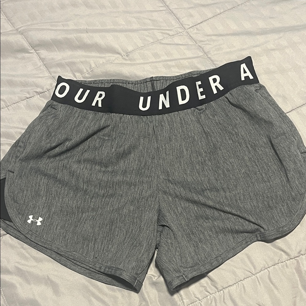 Under Armour Women's Heather Gray Athletic Shorts with pockets